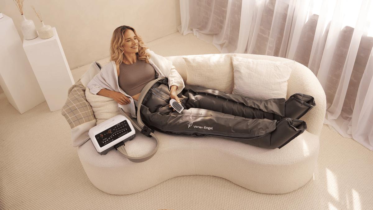 Venen Engel: aufnahme von obemn von frau die venen egel kompression anwendet