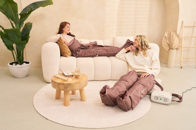 Venen Engel - Zwei Frauen nutzen den Venen Engel Plus und den Venen Enel Mini