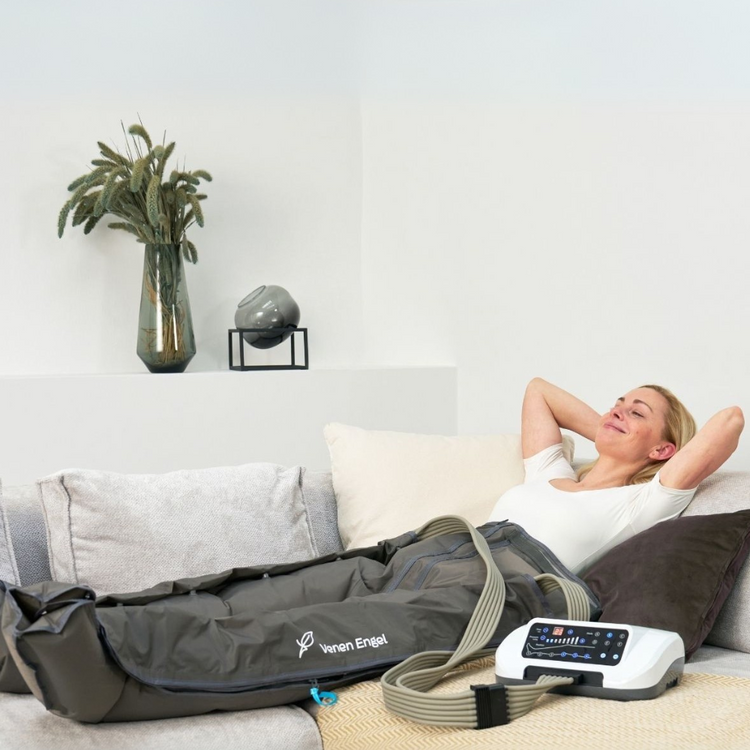 Venen Engel: Frau entspannt mit Venen Engel 6 Anwendung